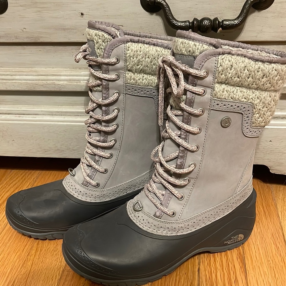 Women’s The North Face Winter Grip Boots NWOT